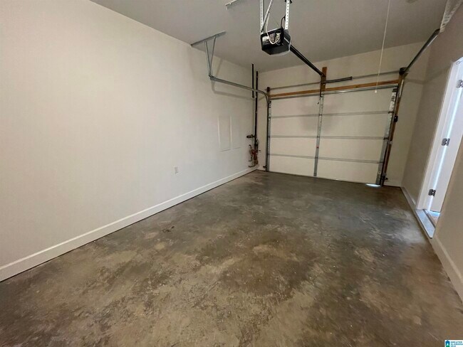 Building Photo - 112 Vann Cir