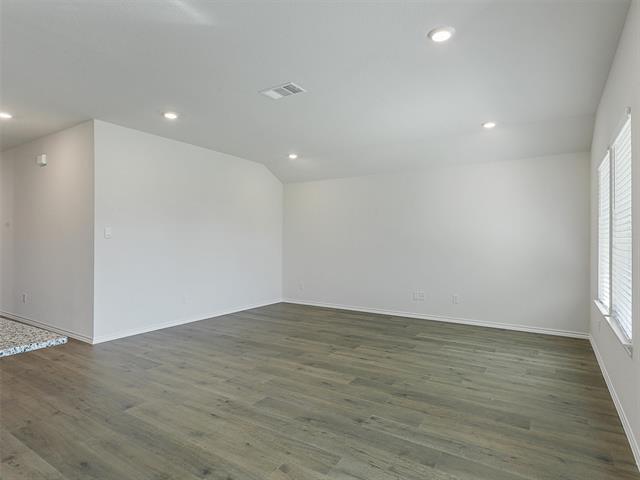 Building Photo - 1704 Skyline Dr