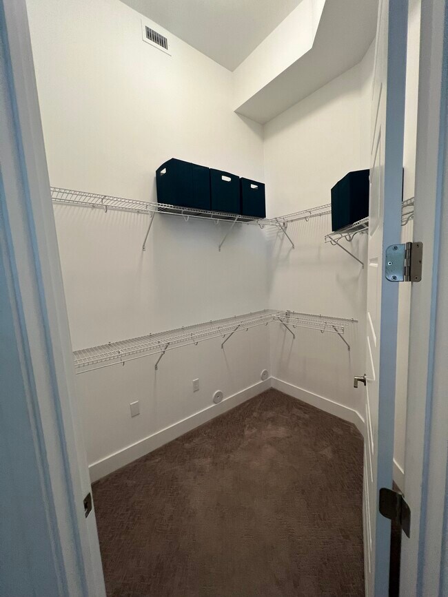 Building Photo - 10014 NW 88th Ter