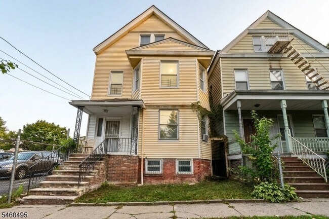 Building Photo - 148 Fairmount Ave