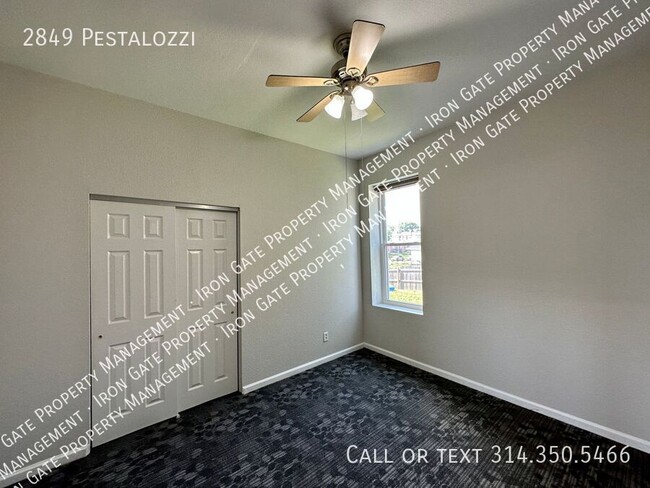 Building Photo - Two bedroom Apartment in Fox Park neighbor...