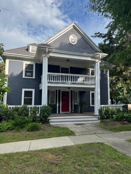 Building Photo - 161 Highland Ave