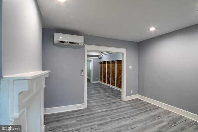 Building Photo - 187 Conarroe St