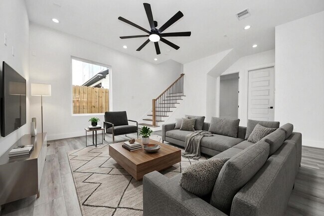 Building Photo - 1816 West St