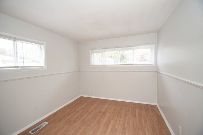 Building Photo - 4610 Karen Dr