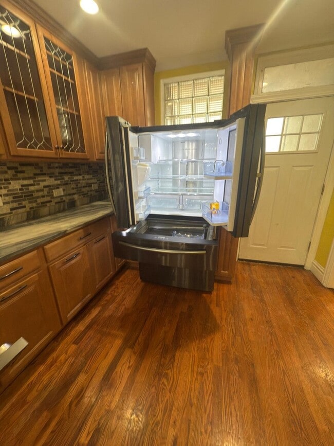 Building Photo - 6449 N Artesian Ave