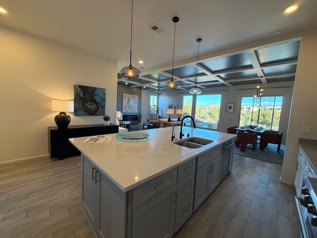 Building Photo - 14 Plano Arbolito