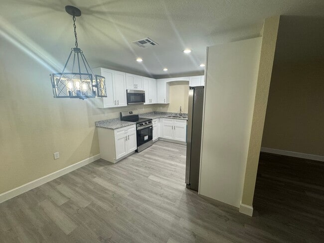 Building Photo - Brand New Duplexx Home for Rent