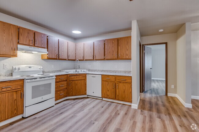 1 BR, 1 BA - 938SF - The Legacy