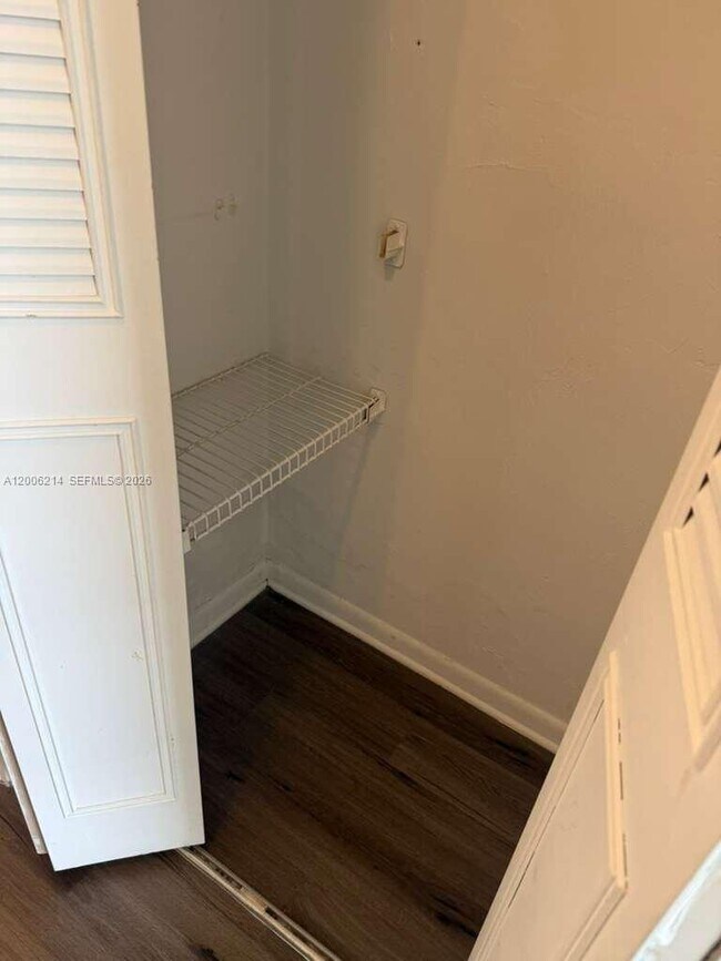 Building Photo - 1200 NE Miami Gardens Dr