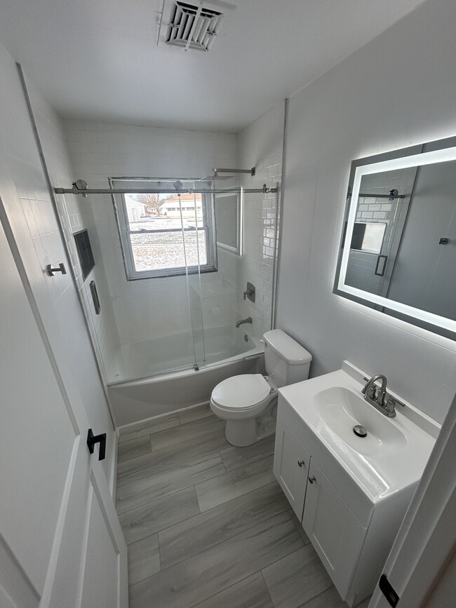 Building Photo - 2132 McCartney Rd