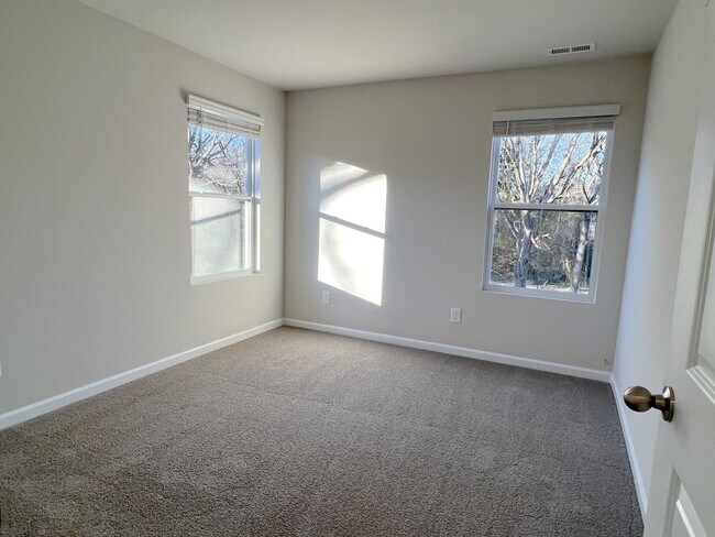 Building Photo - 3 Bedroom Duplex Home Available Now in Cherryville, NC