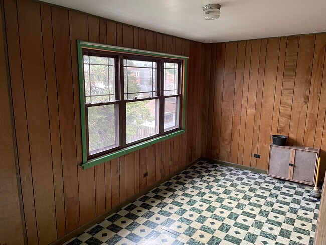 Building Photo - 5259 N Leamington Ave