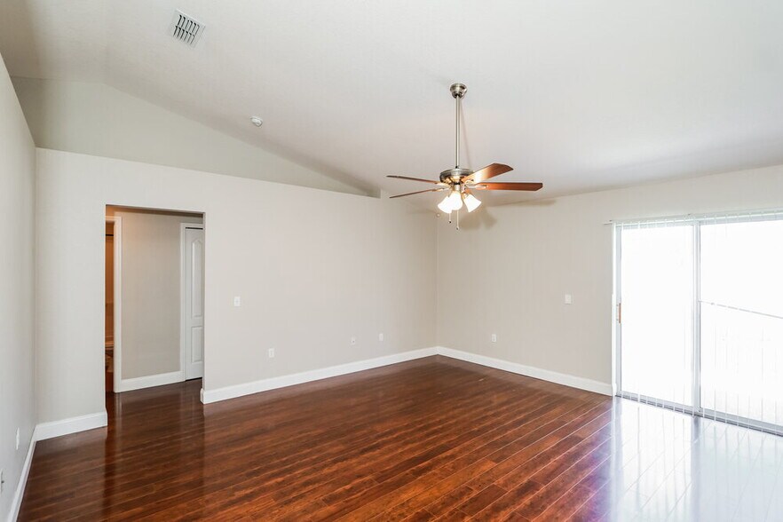 Building Photo - 5122 Garberia Ave