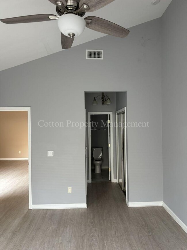 Building Photo - 207 Hibiscus Way