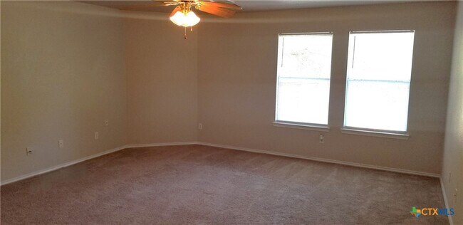 Building Photo - 619 Rolling Hills Dr