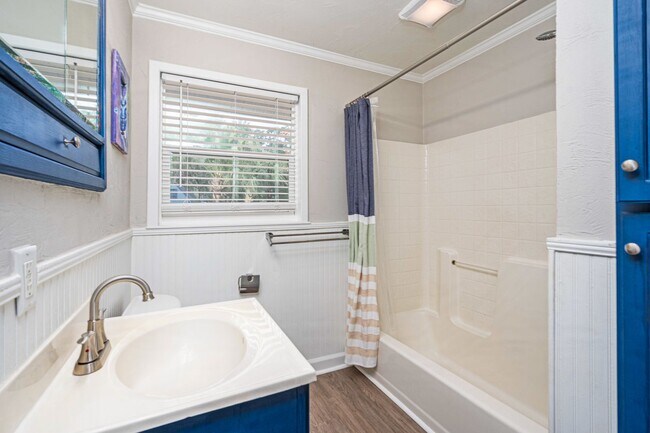 Building Photo - Port Orange 3 bed, 1.5 bath home directly ...