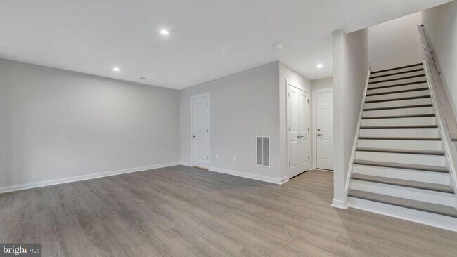 Building Photo - 13170 Arches Rd