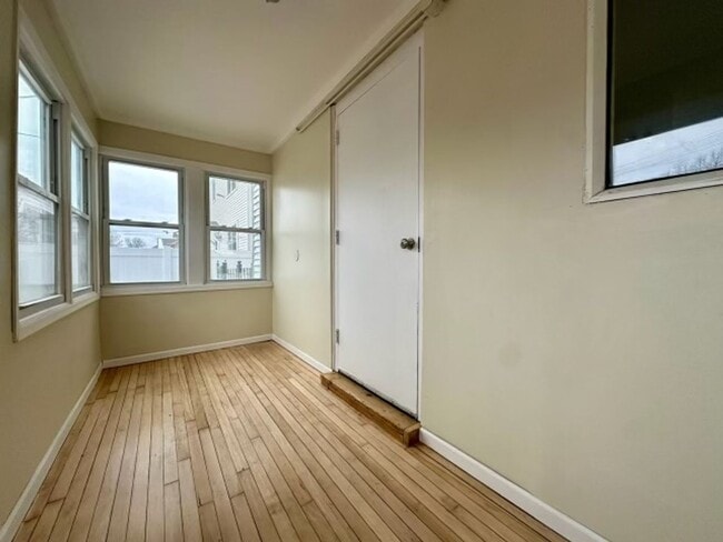 Building Photo - Stunning 4 bedroom house in Minneapolis!!