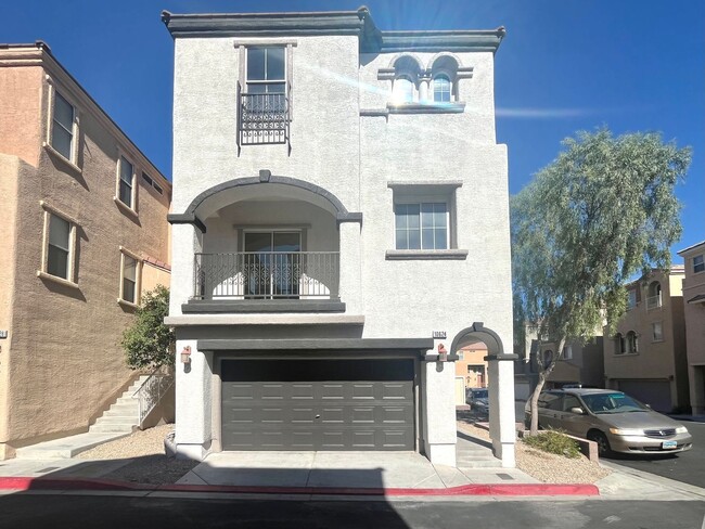 Primary Photo - **$800 OFF MOVE IN BY 11/14/25**Spacious T...