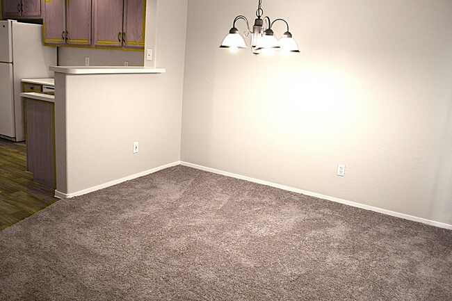 Building Photo - 8225 Diamond Star Ct