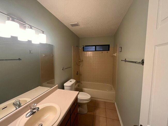 Building Photo - 310 Fairwood Dr