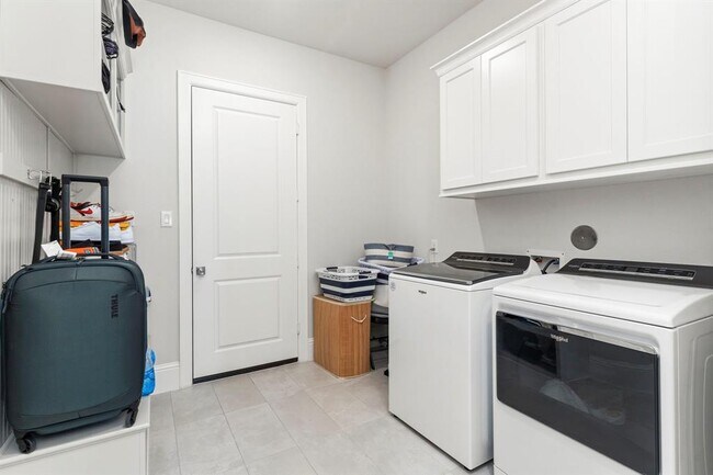 Building Photo - 316 Coldwater Creek Ct