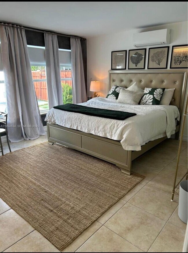 Building Photo - 19410 NE 19th Ave