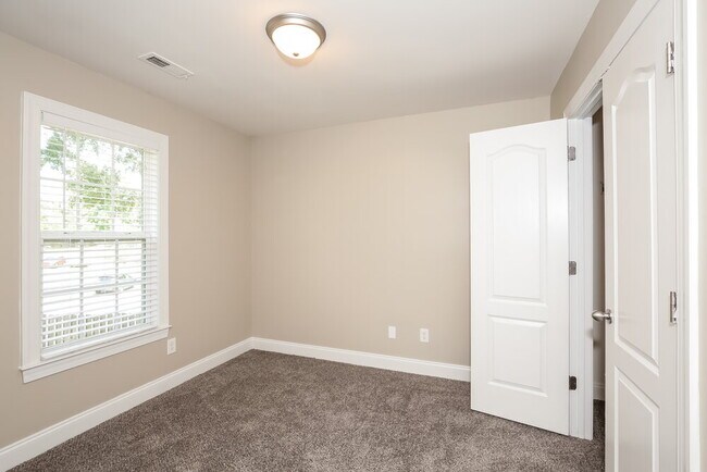 Building Photo - 4504 Stephen Oaks Way