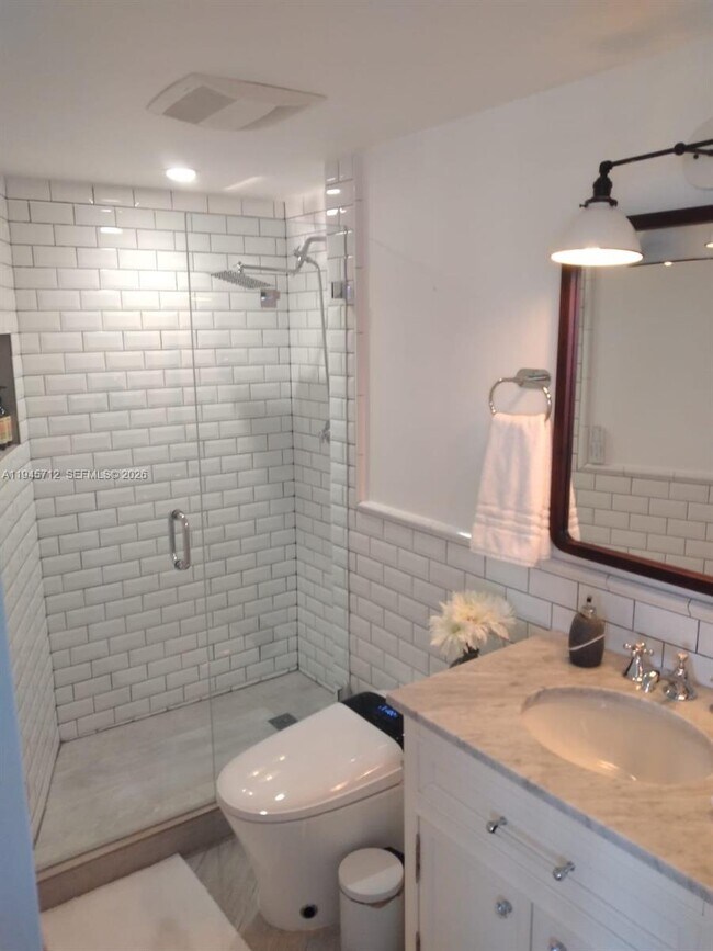 Building Photo - 1000 W Island Blvd