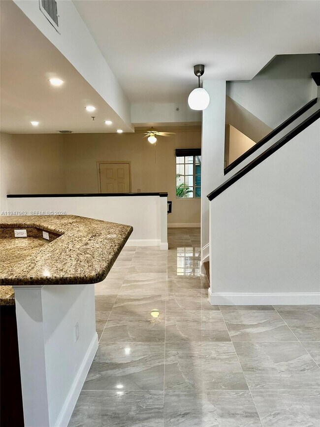 Building Photo - 2941 NE 185th St