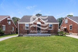 Building Photo - 526 Harriet St