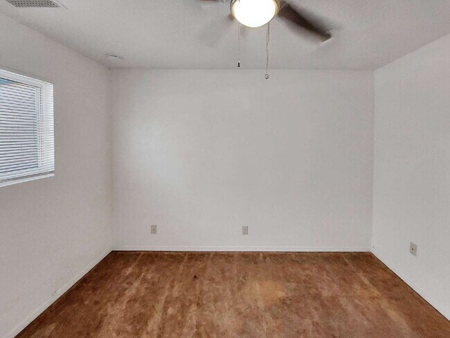 Building Photo - 209 N Alvord St