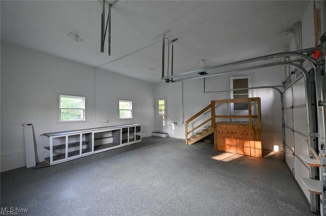 Building Photo - 357 E Paige Ave