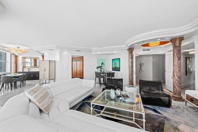 Building Photo - 2110 N Ocean Blvd