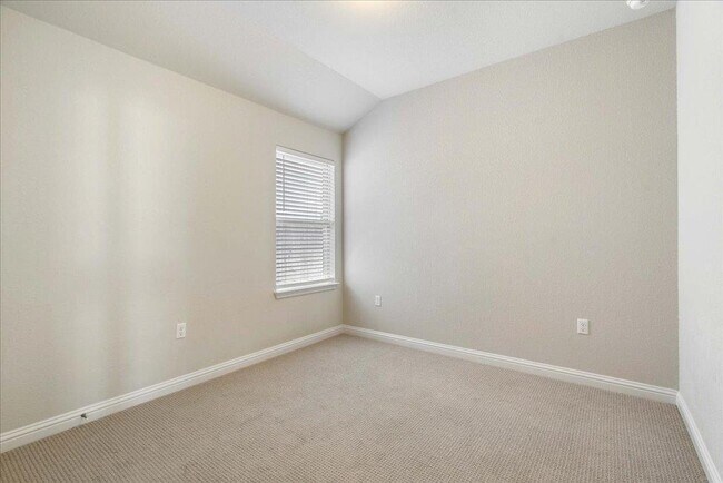 Building Photo - 8205 Cottage Rose Dr