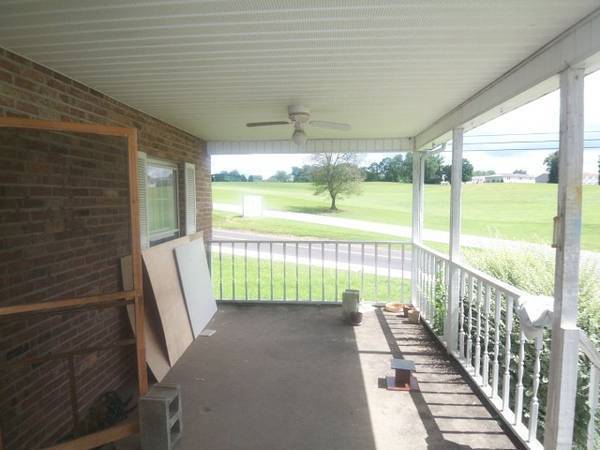 Building Photo - 882 E Broad St