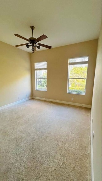 Building Photo - Heritage Point D Heritage Point Drive Unit 20002