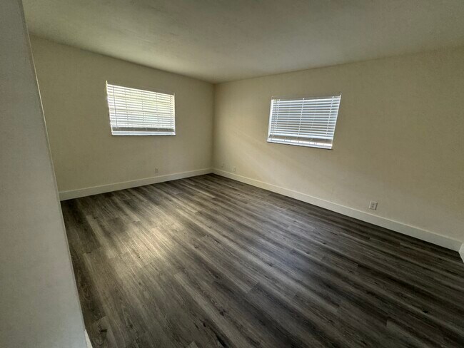 Building Photo - 37 NW 7th Ave