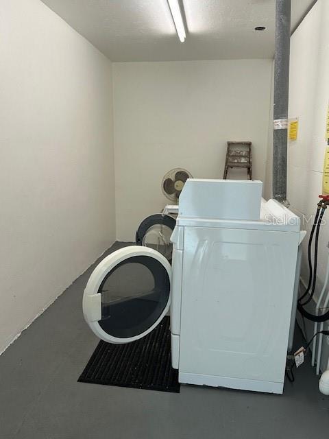 Building Photo - 2060 Marilyn St