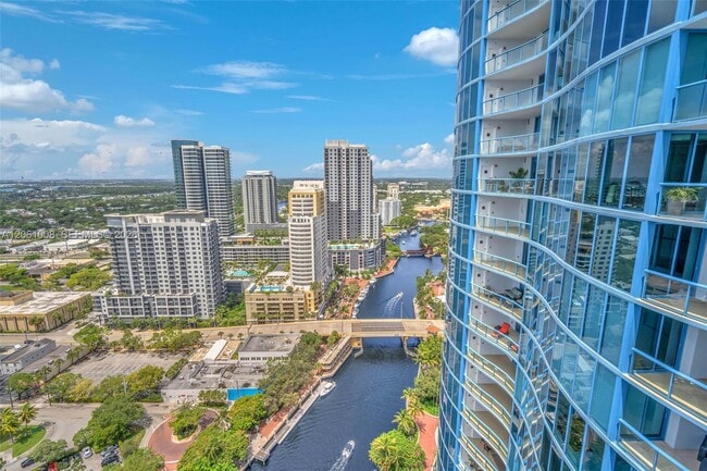 Building Photo - 333 Las Olas Way