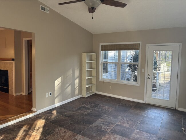 Building Photo - 480 Spring Lake Dr