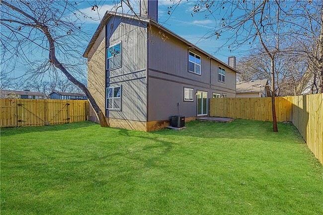Building Photo - Modern Comfort Meets Relaxed Living in This Bright, Stylish Home with a Private Backyard Oasis