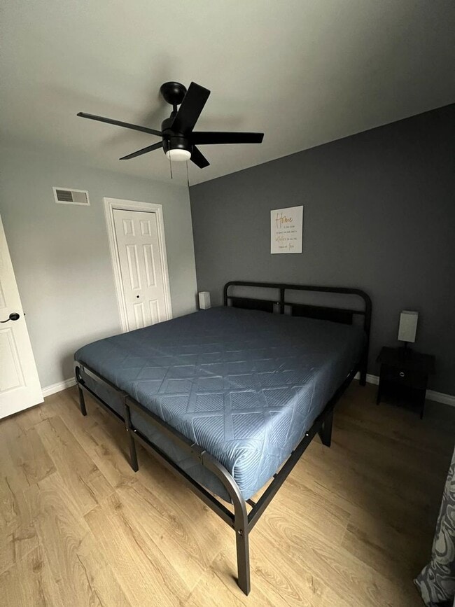 Building Photo - 2325 S 11th Ave