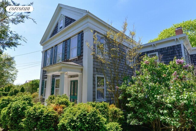 Building Photo - 2214 Montauk Hwy