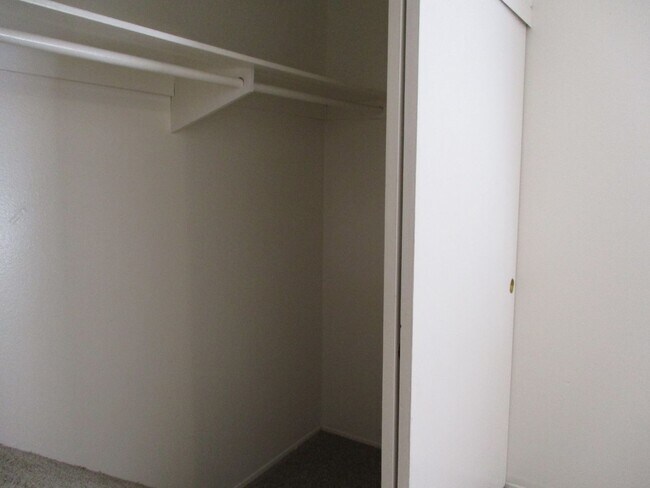 Building Photo - Woodlands in La Jolla  2 bedroom 1 bath to...