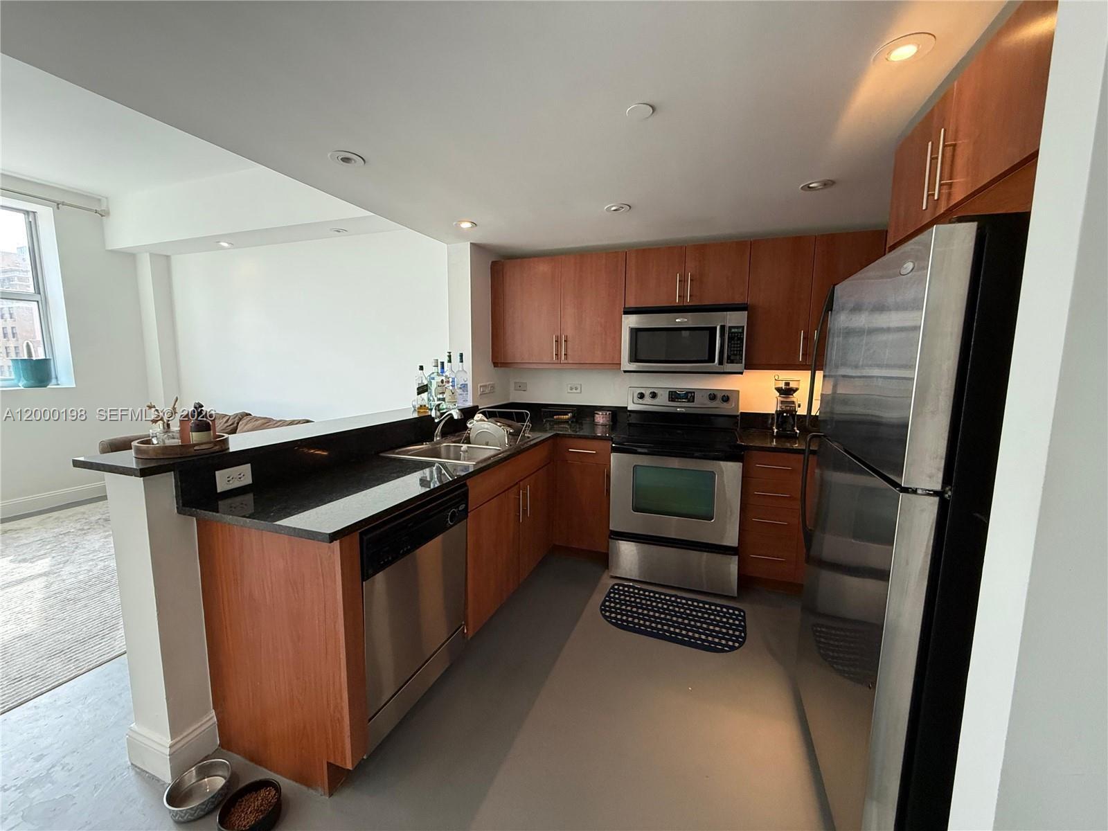 Building Photo - 111 E Flagler St