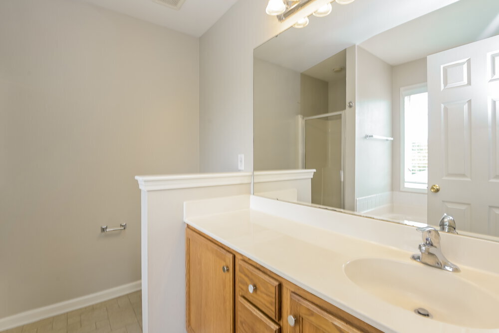 Building Photo - 5883 Culloden Ct