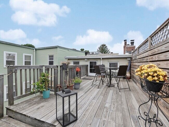 Building Photo - 50 Green St