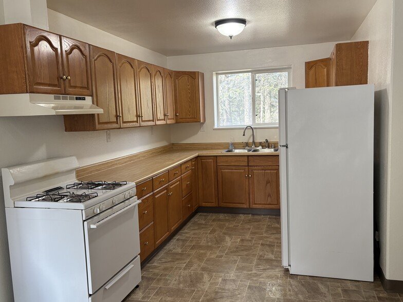 Primary Photo - 107 N Forest Dr
